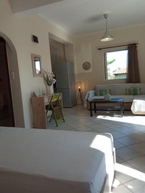 Sea Side House Kourouta